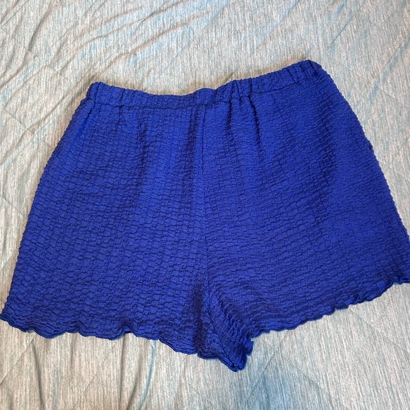 AQUA Textured Lettuce Hem Shorts from Bloomingdale’s. Size XL. NWT - Picture 6 of 7